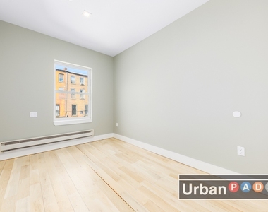 891 Willoughby Avenue #4 - Photo Thumbnail 1