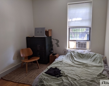 1058 Bergen Street - Photo Thumbnail 2