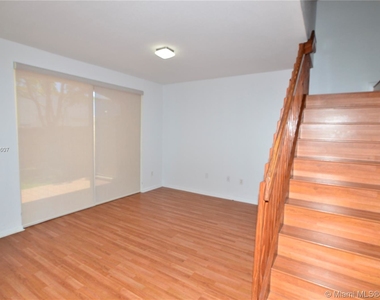 112 Riverwalk Cr - Photo Thumbnail 5