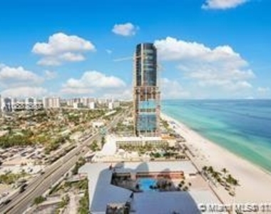 18201 Collins Ave - Photo Thumbnail 0