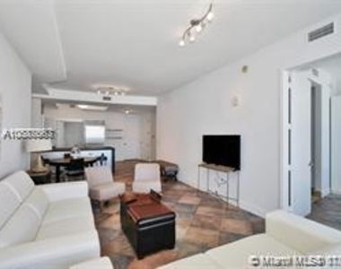 18201 Collins Ave - Photo Thumbnail 9