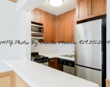 151 West 16th Street - Photo Thumbnail 2