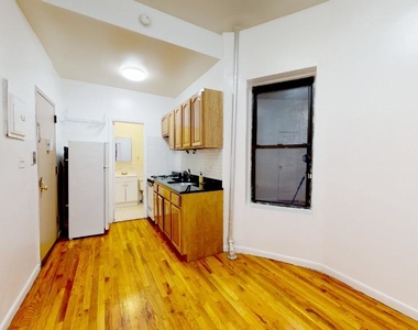 309 West 47th Street - Photo Thumbnail 1