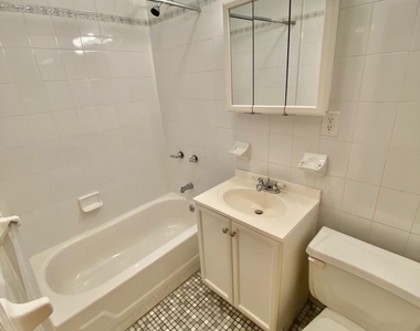 323 East 85th Street 3C - Photo Thumbnail 3