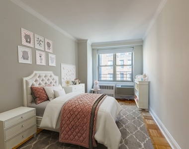 West 89 St  - Photo Thumbnail 3