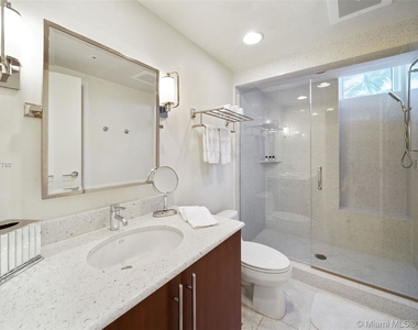 3801 Collins Ave - Photo Thumbnail 12