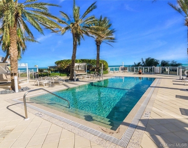 3801 Collins Ave - Photo Thumbnail 26