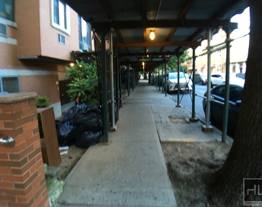 217 Parkville Avenue - Photo Thumbnail 20