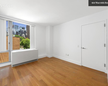 464 West 44th Street - Photo Thumbnail 1