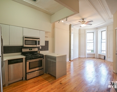 918a Lafayette Avenue - Photo Thumbnail 0