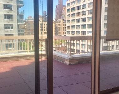 200 East 69th Street - Photo Thumbnail 6