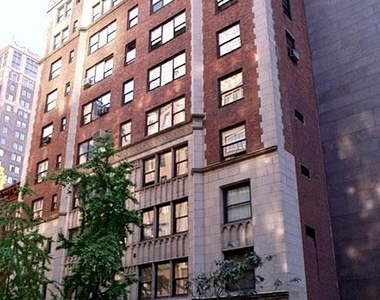 330 East 43rd Street - Photo Thumbnail 9