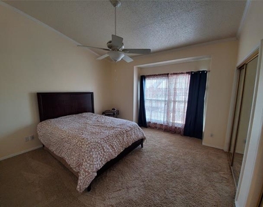 404 Pebble Way - Photo Thumbnail 12