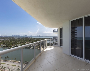 4779 Collins Ave - Photo Thumbnail 9