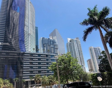 475 Brickell Ave - Photo Thumbnail 23