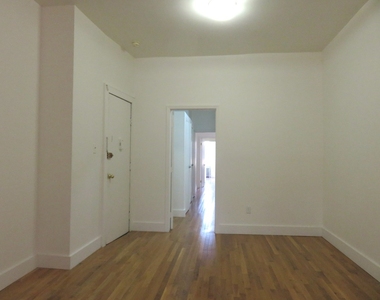 940 Kent Ave. - Photo Thumbnail 2