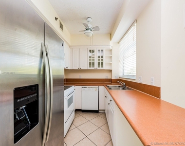 1824 Brickell Ave - Photo Thumbnail 9