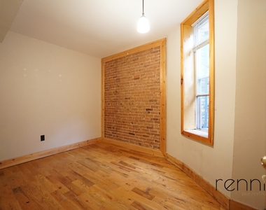 645 Willoughby Ave - Photo Thumbnail 9