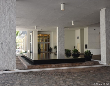 1050 Brickell Ave - Photo Thumbnail 0