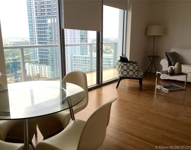 1060 Brickell Avenue - Photo Thumbnail 7