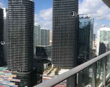 1010 Brickell Ave Unit 3403 - Photo Thumbnail 2