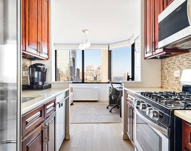 415 East 37th Street - Photo Thumbnail 6