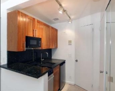 113 SULLIVAN STREET - Photo Thumbnail 3