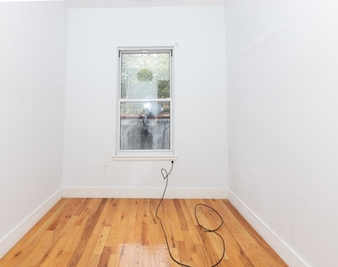 528 Grand St #1 - Photo Thumbnail 7