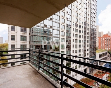 Private Balcony overlooking Central Park West! Spacious and Modern! 4 bed 1.5 bath! - Photo Thumbnail 0