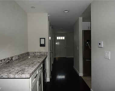 5107 Coldwater Canyon Ave Unit 12 - Photo Thumbnail 8