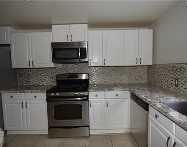 5107 Coldwater Canyon Ave Unit 12 - Photo Thumbnail 3