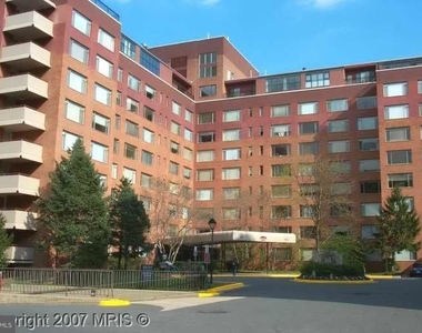 1021 Arlington Boulevard - Photo Thumbnail 0