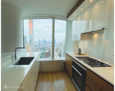 252 East 57th St - Photo Thumbnail 2