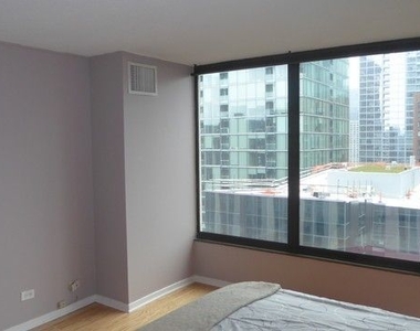 230 East Ontario Street - Photo Thumbnail 8