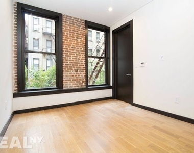 137 Thompson Street - Photo Thumbnail 2