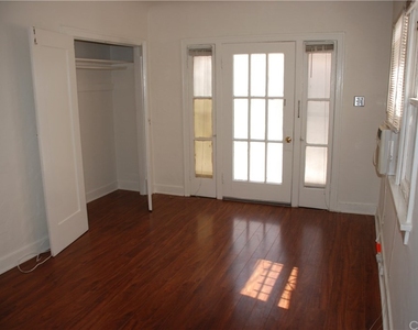 1141 Gordon Street 1/4 - Photo Thumbnail 12