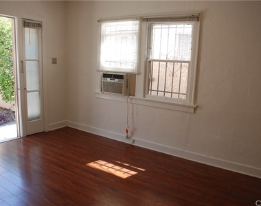 1141 Gordon Street 1/4 - Photo Thumbnail 10