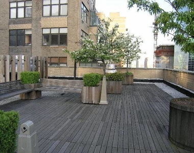 301 East 45 Street - Photo Thumbnail 1