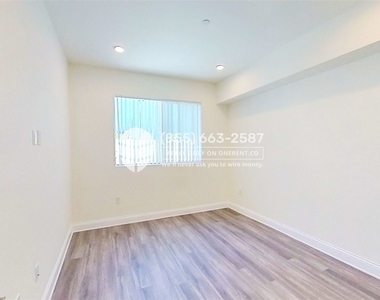 14934 Burbank Blvd Unit 101 - Photo Thumbnail 1