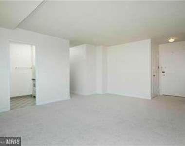 1011 Arlington Boulevard - Photo Thumbnail 2