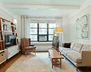 235 West 22nd Street - Photo Thumbnail 1