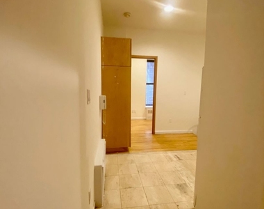 33 West 65th Street - Photo Thumbnail 6