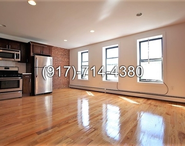 124 Bainbridge Street - Photo Thumbnail 9