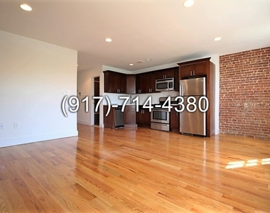 124 Bainbridge Street - Photo Thumbnail 4