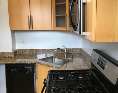 81-14 Queens Boulevard - Photo Thumbnail 12