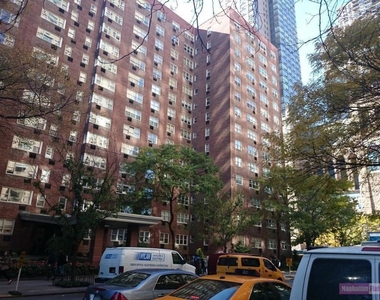 30 West 60th Street - Photo Thumbnail 14