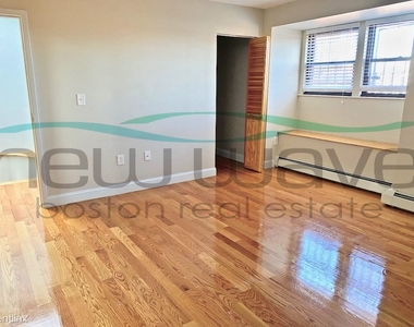 586 Massachusetts Ave Apt 4 - Photo Thumbnail 5