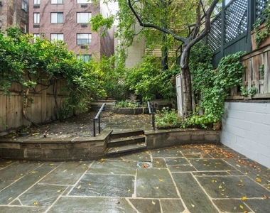 East 84th Street - Photo Thumbnail 3