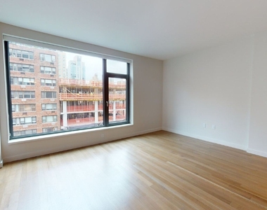 515 East 86th Street - Photo Thumbnail 2