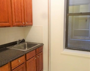 228 East 36th Street - Photo Thumbnail 2